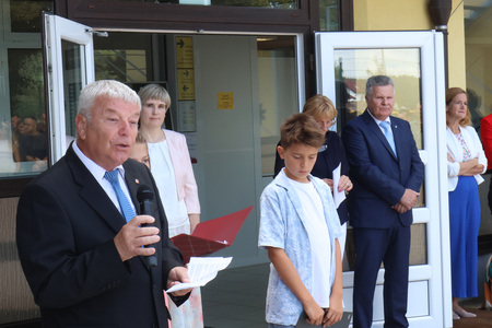 SPREJEM PRVOŠOLČKOV CERKNICA 07 FOTO LJUBO VUKELIČ